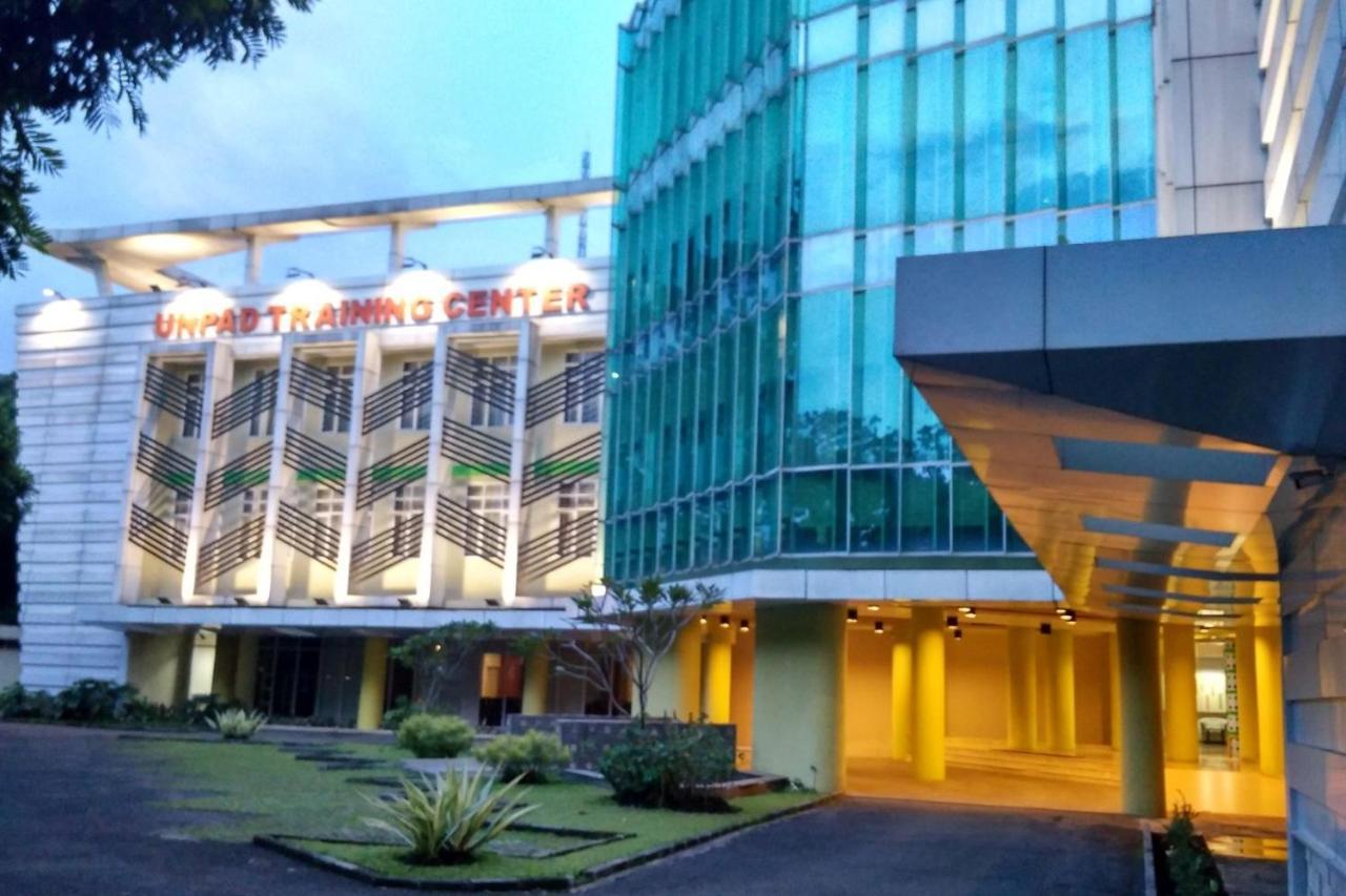 Utc Dago Hotel Bandung Exteriér fotografie